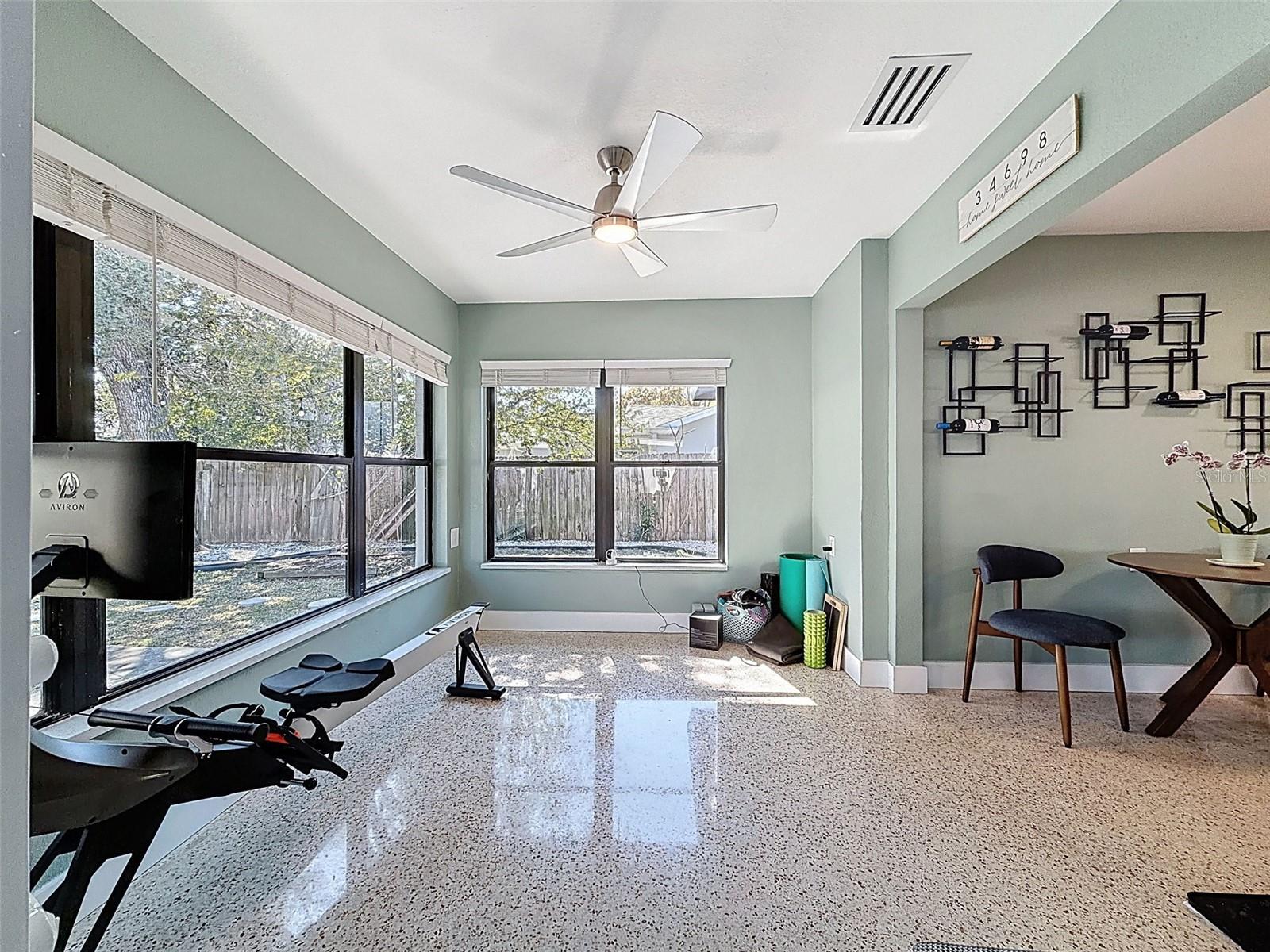 HARBOR VIEW VILLAS 1ST ADD - Residential