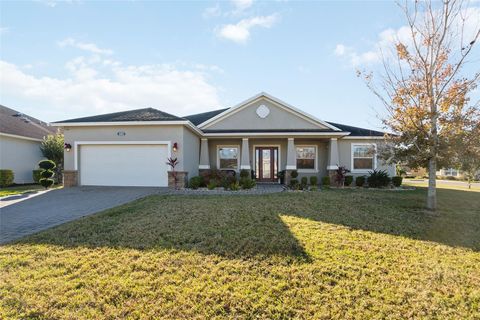 A home in LAKELAND