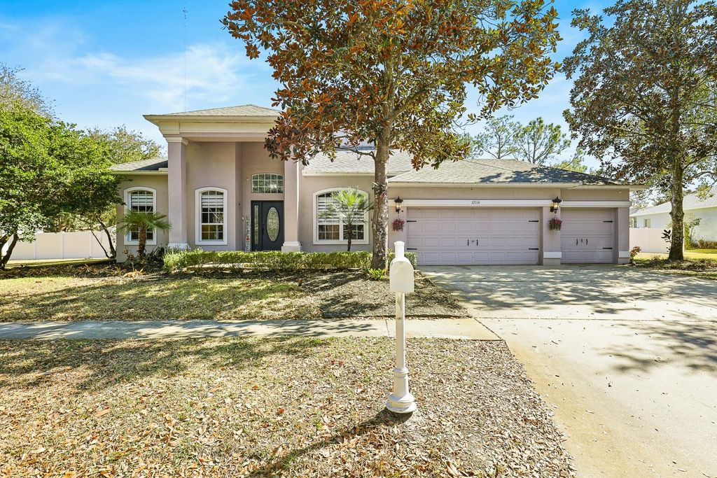 Photo of 12114 Creek Edge Drive, Riverview, FL 33579 (MLS # TB8470026)