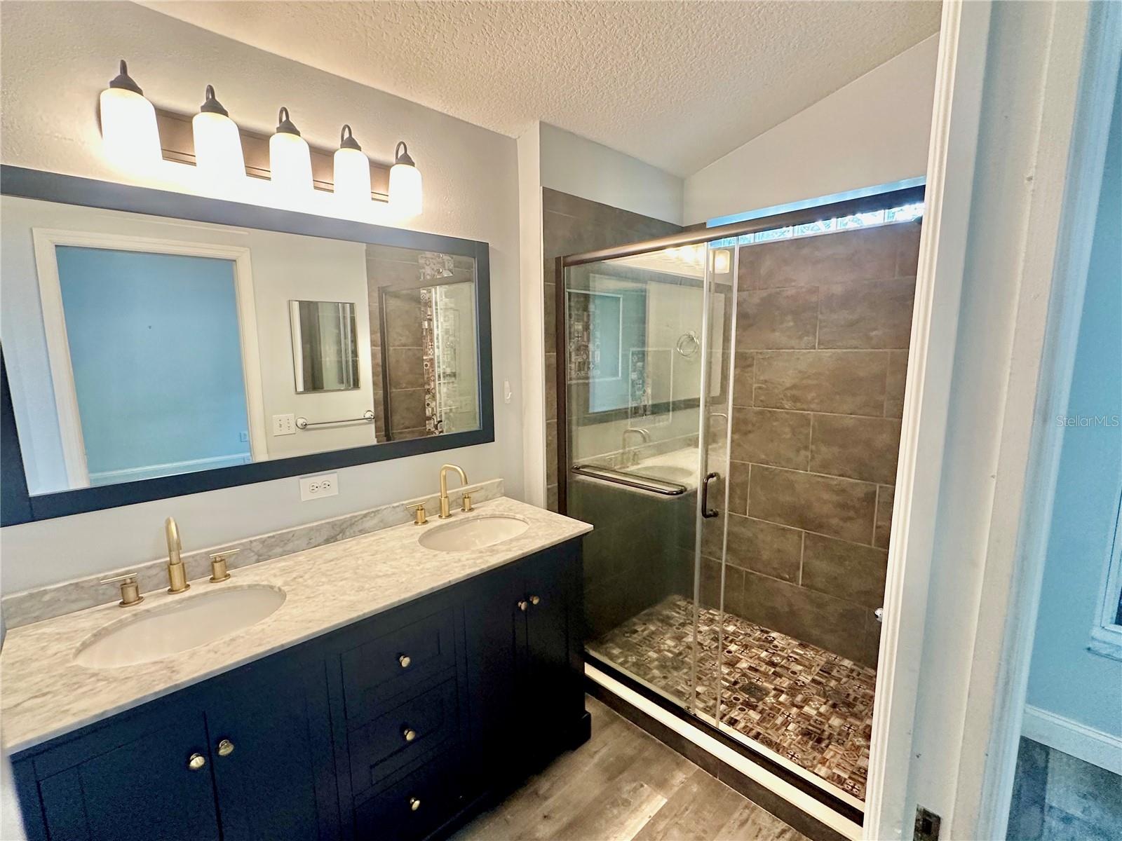 THOUSAND OAKS MULTI FAMILY - Residential