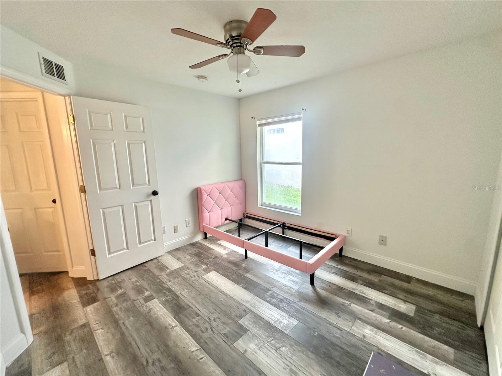 THOUSAND OAKS MULTI FAMILY - Residential