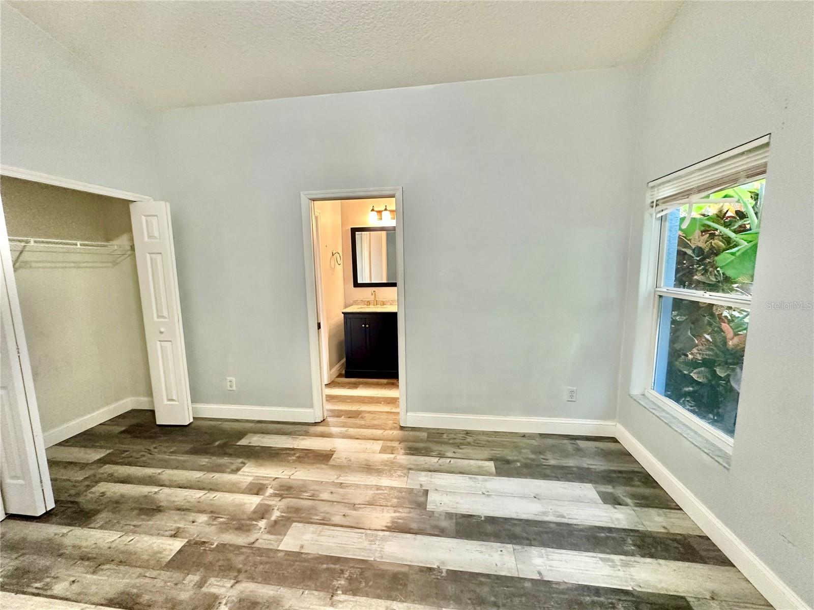 THOUSAND OAKS MULTI FAMILY - Residential