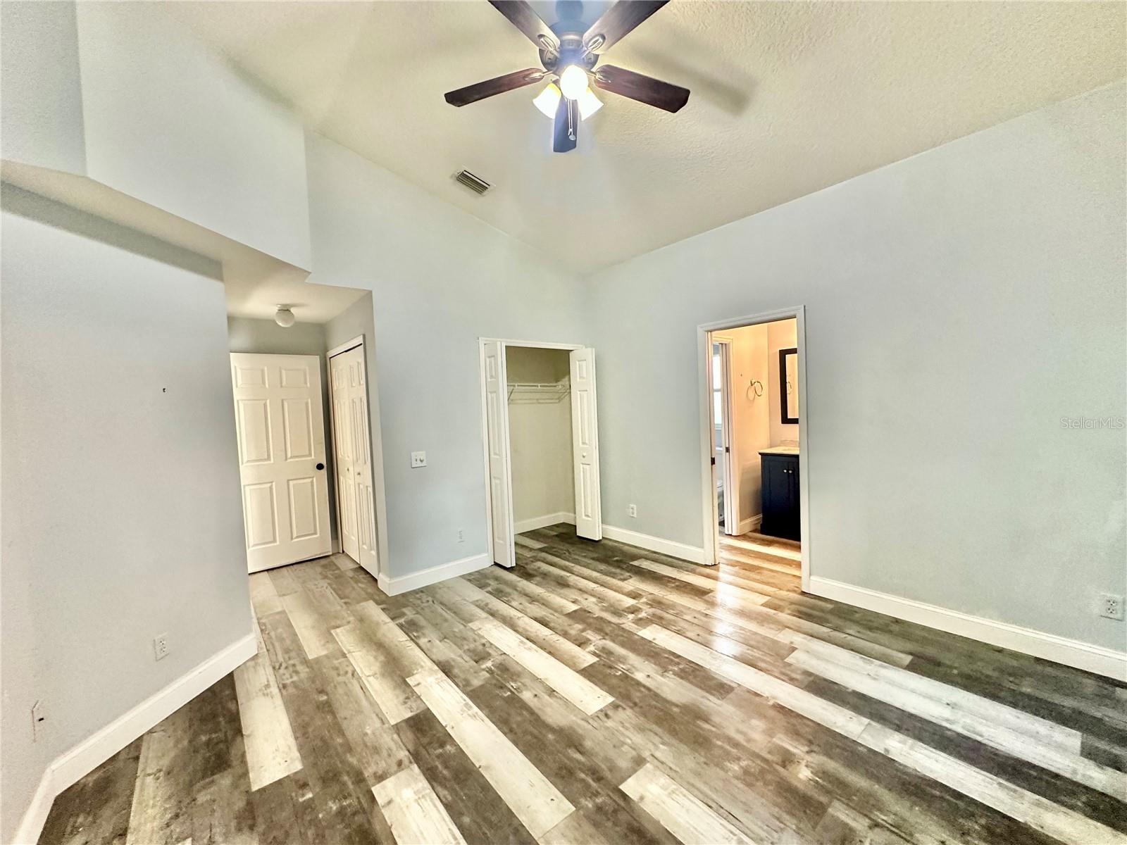 THOUSAND OAKS MULTI FAMILY - Residential