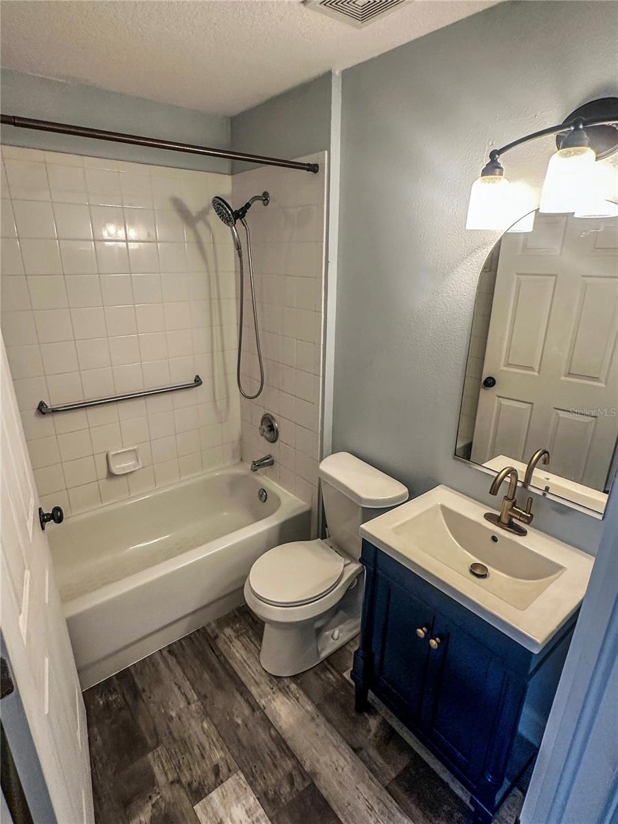 THOUSAND OAKS MULTI FAMILY - Residential