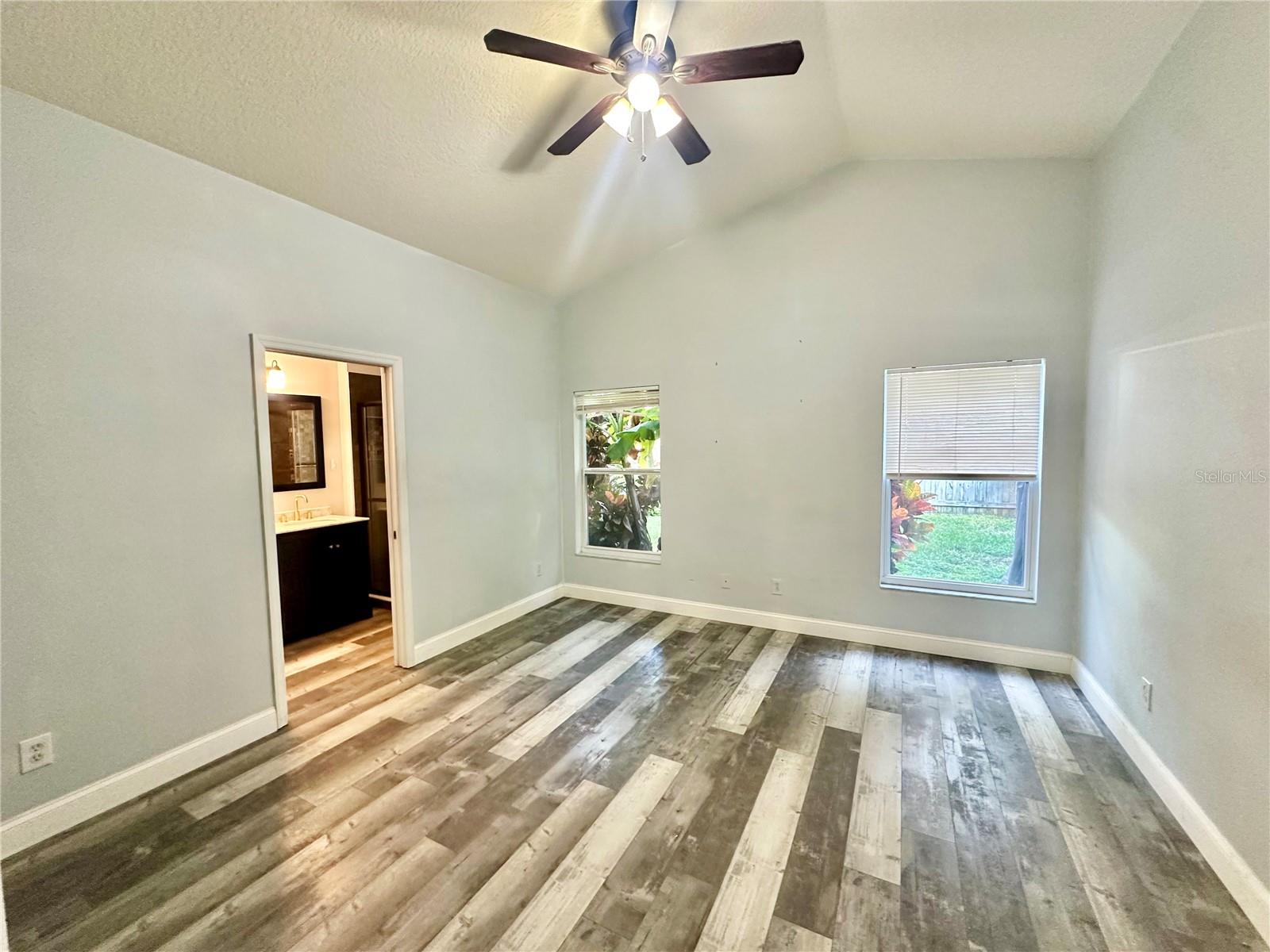 THOUSAND OAKS MULTI FAMILY - Residential