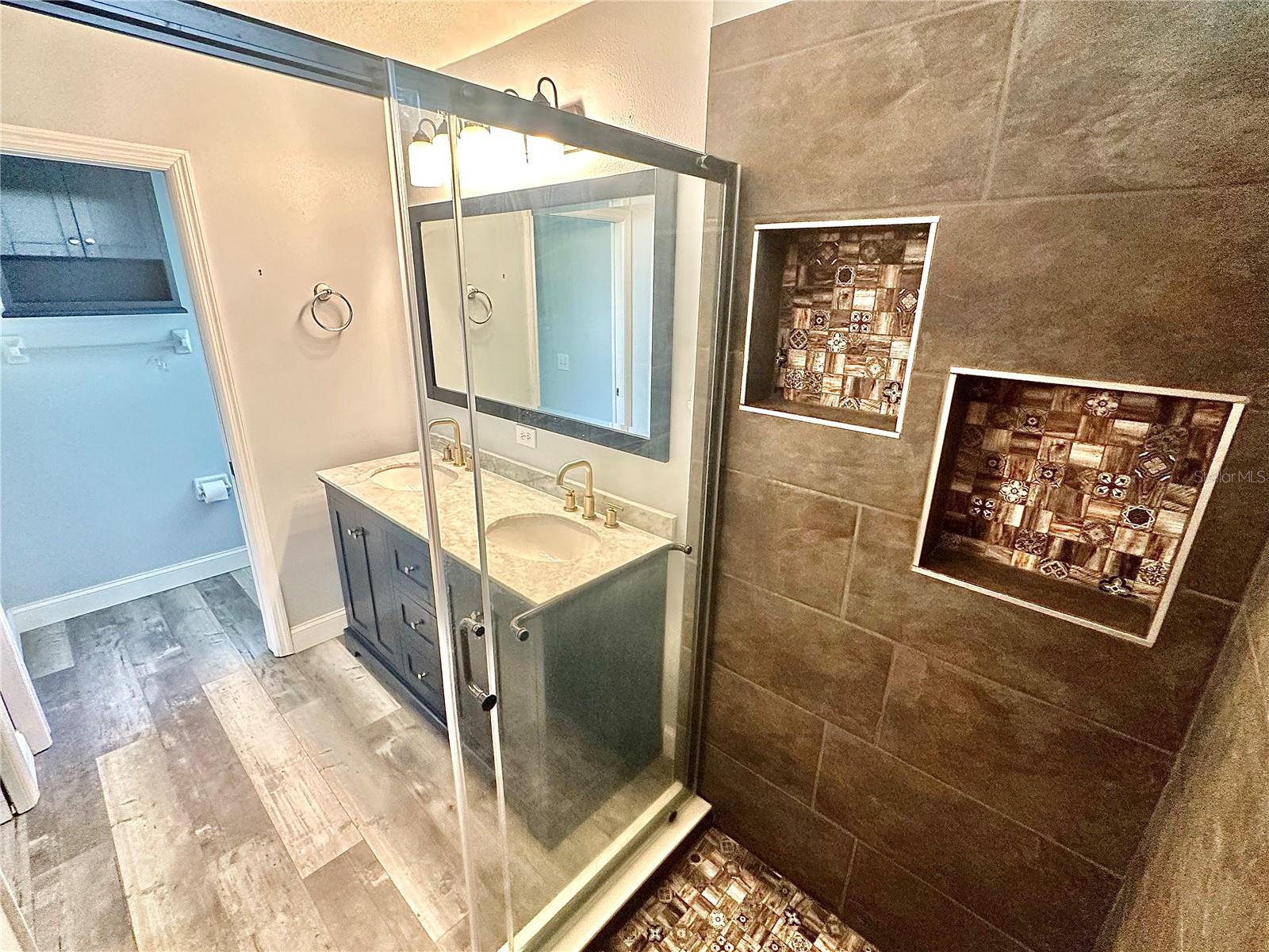 THOUSAND OAKS MULTI FAMILY - Residential