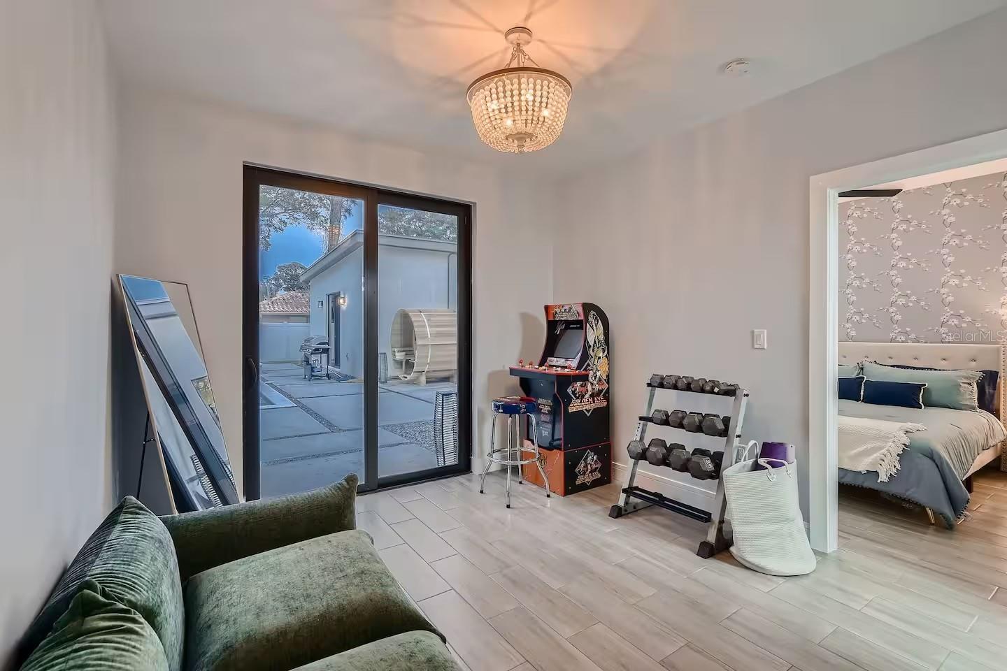 PINELLAS GROVES - Residential