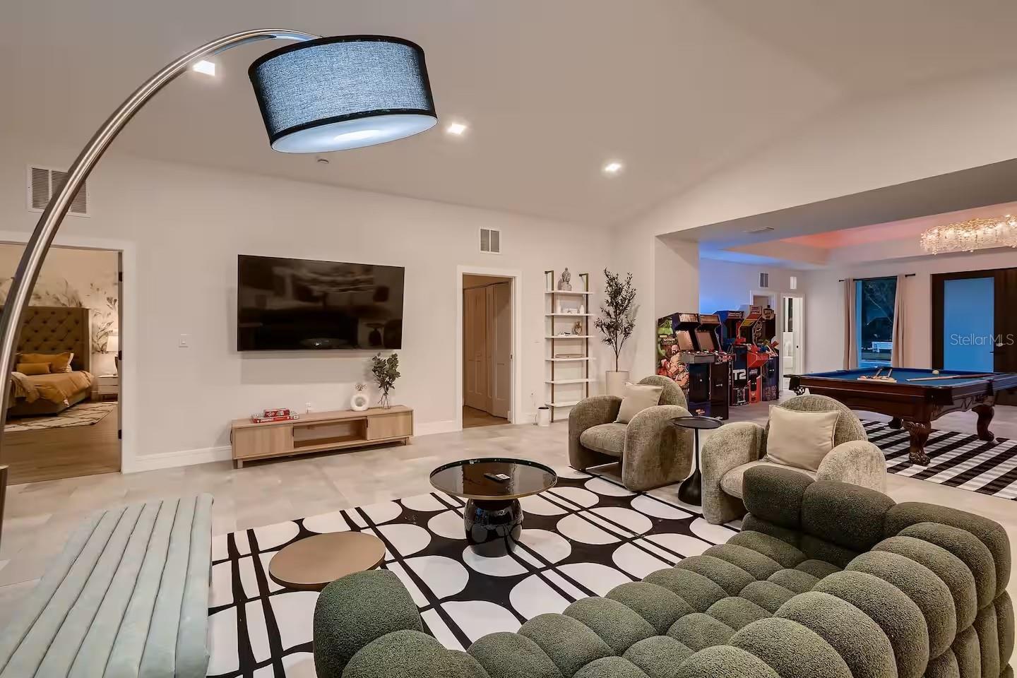 PINELLAS GROVES - Residential