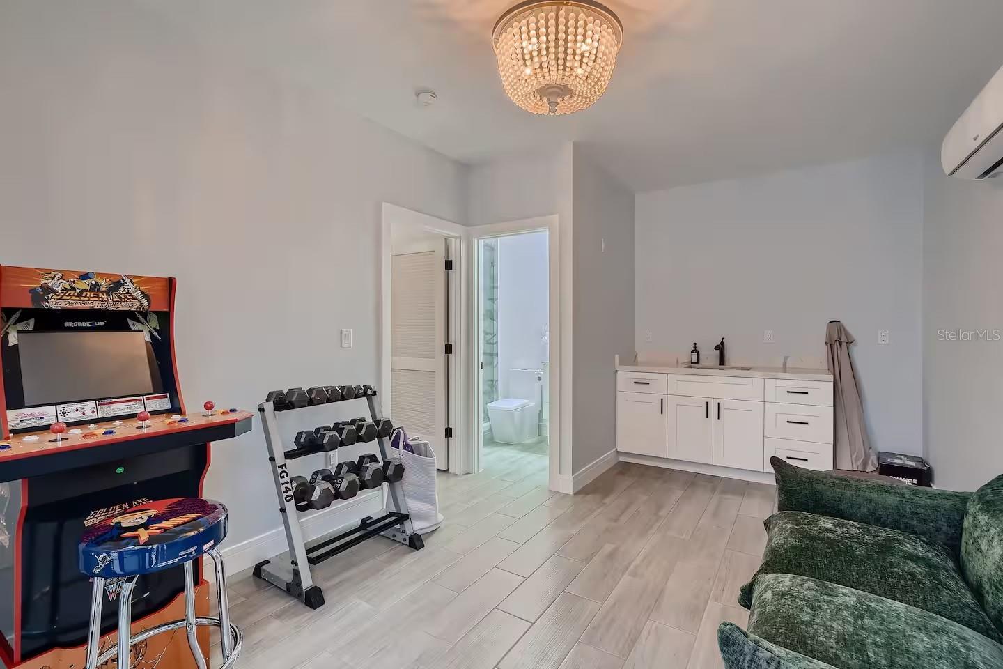 PINELLAS GROVES - Residential