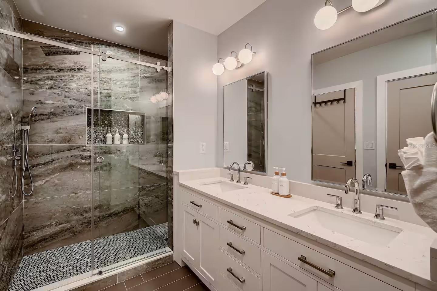 PINELLAS GROVES - Residential