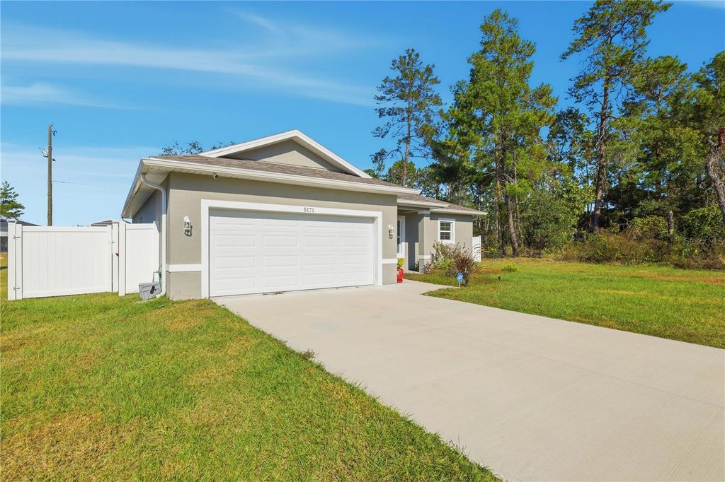 Photo of 5171 SW 157th Street, Ocala, FL 34473 (MLS # OM713948)