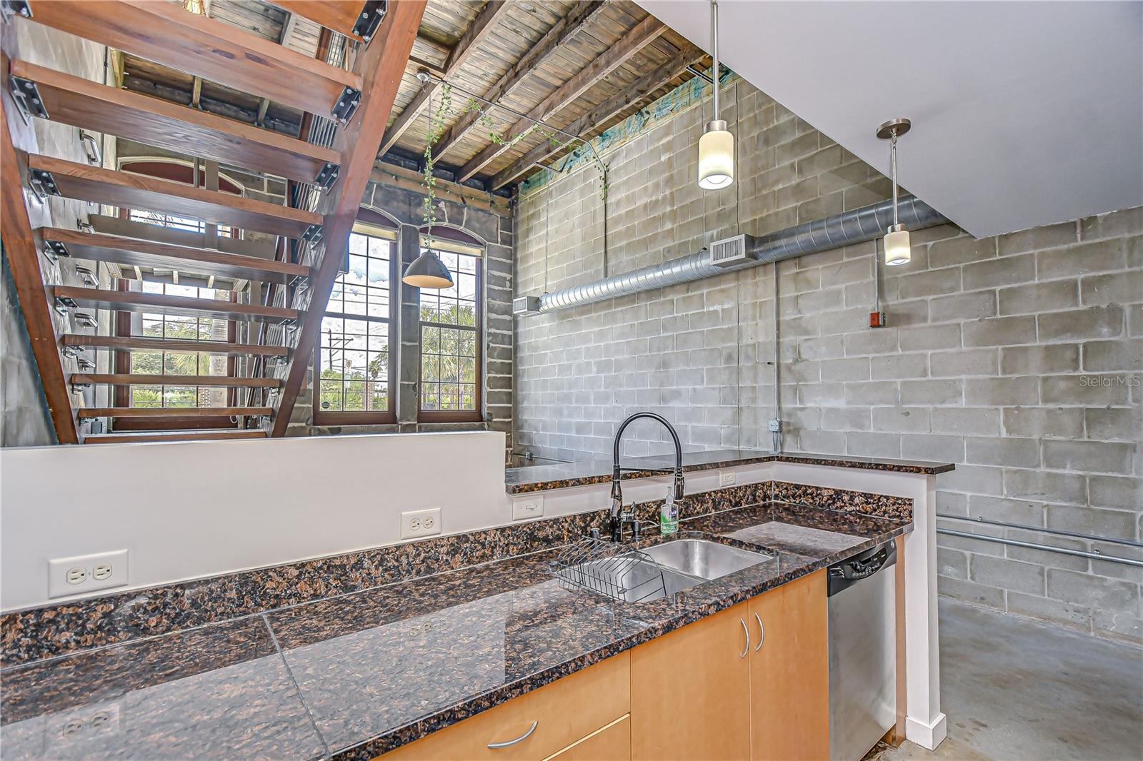 BOX FACTORY LOFTS - Residential