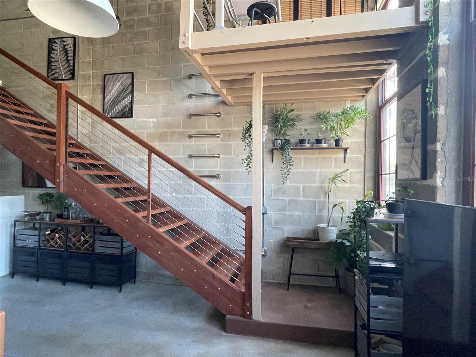 BOX FACTORY LOFTS - Residential