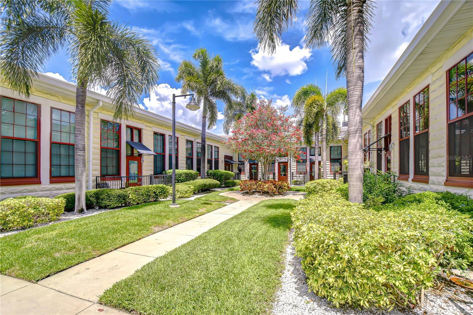 BOX FACTORY LOFTS - Residential