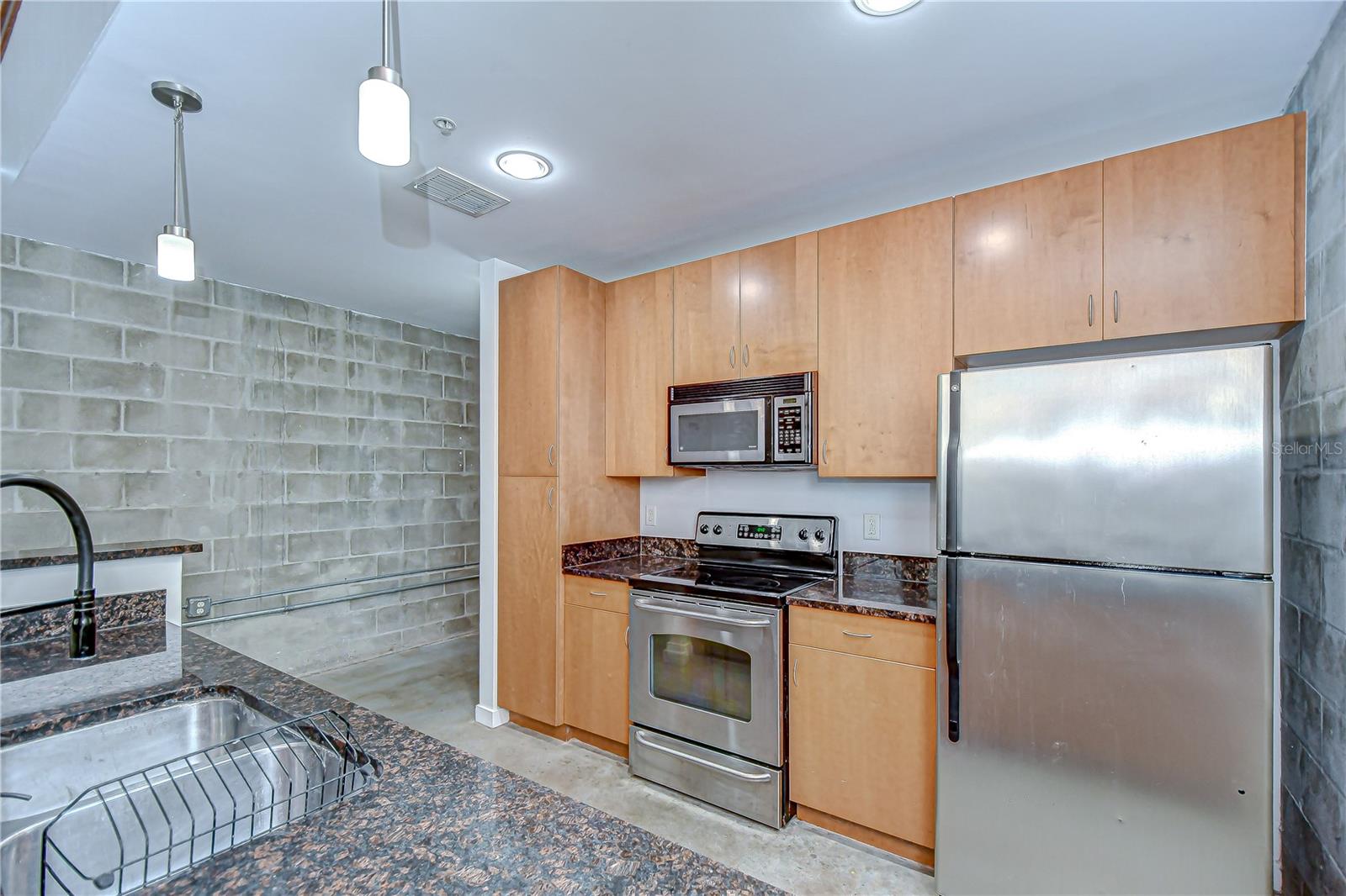 BOX FACTORY LOFTS - Residential