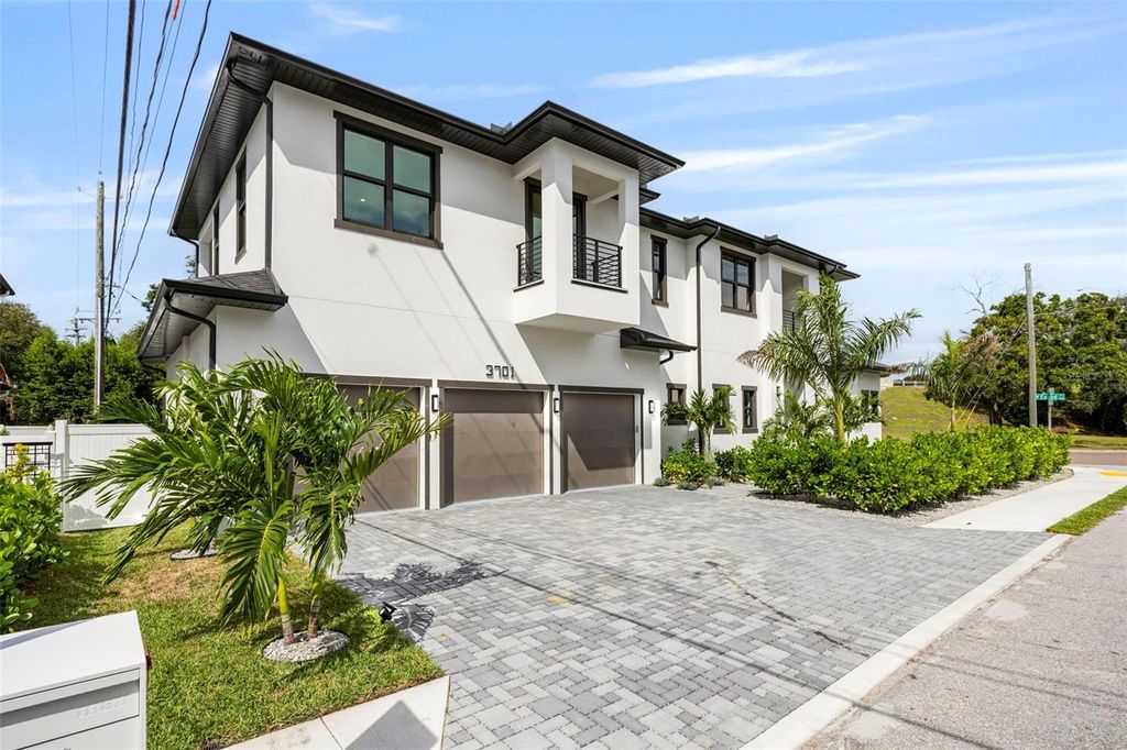 Photo of 3701 S Lynwood Avenue, Tampa, FL 33611 (MLS # TB8437041)