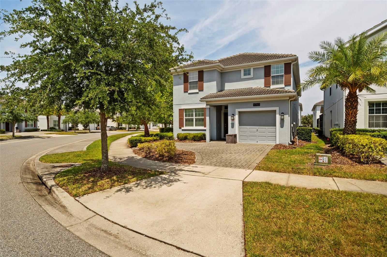 STOREY LAKE - Residential