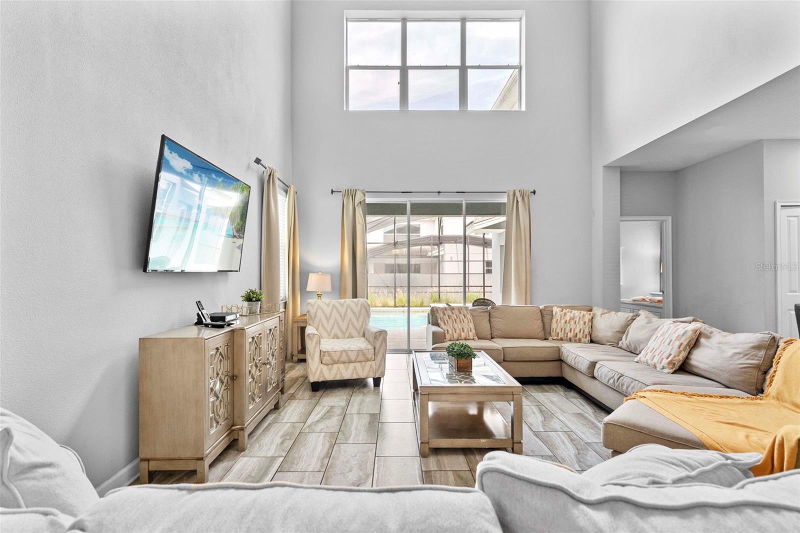 STOREY LAKE - Residential