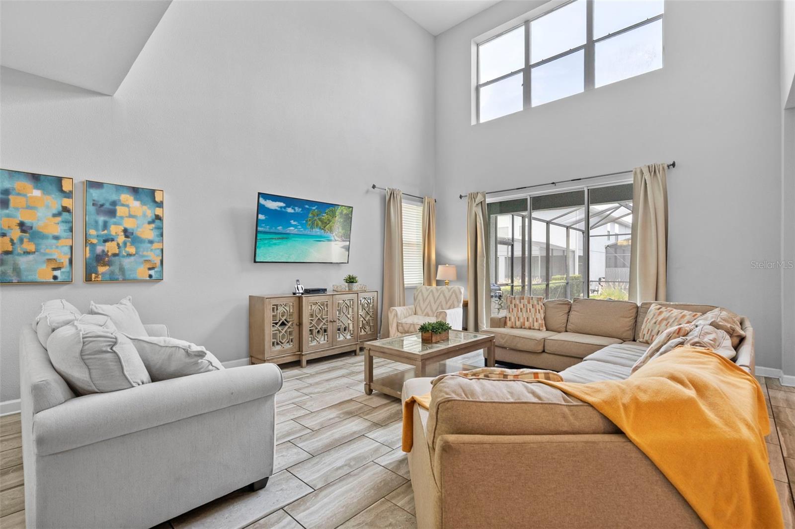 STOREY LAKE - Residential