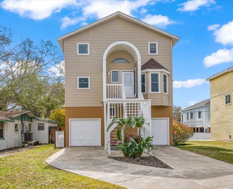 Photo of 856 Wisconsin Avenue, Palm Harbor, FL 34683 (MLS # TB8474014)
