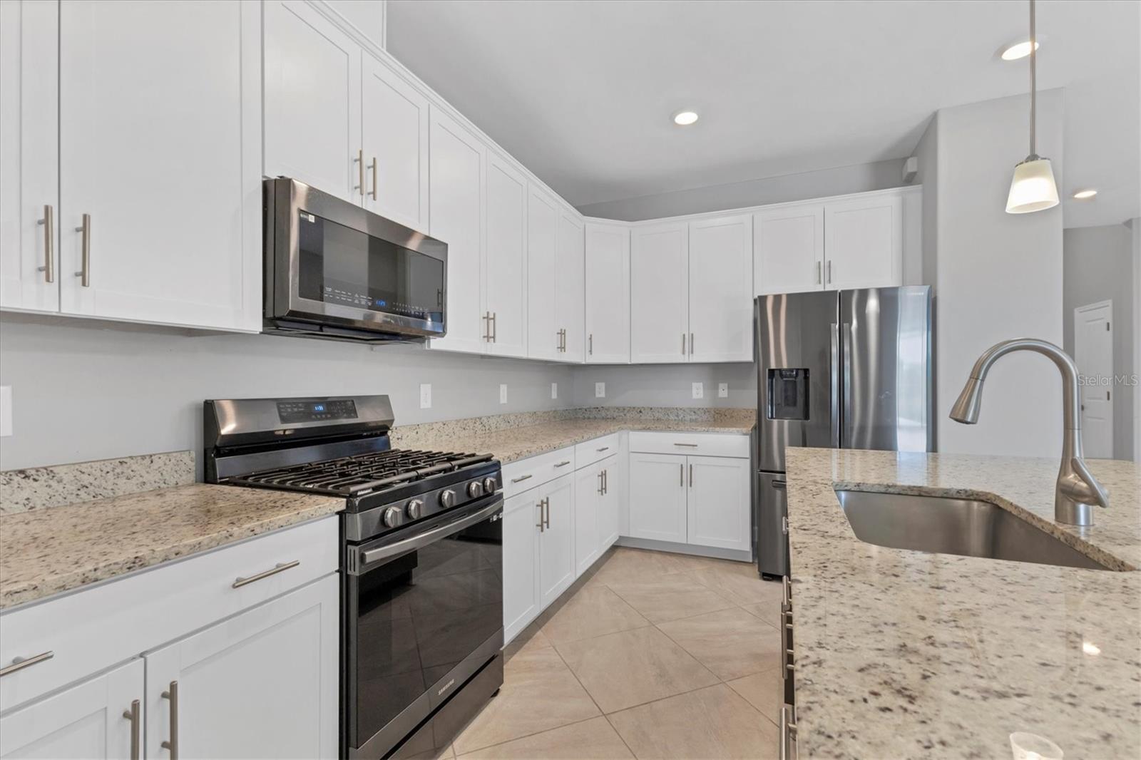 LORRAINE LAKES PH I - Residential