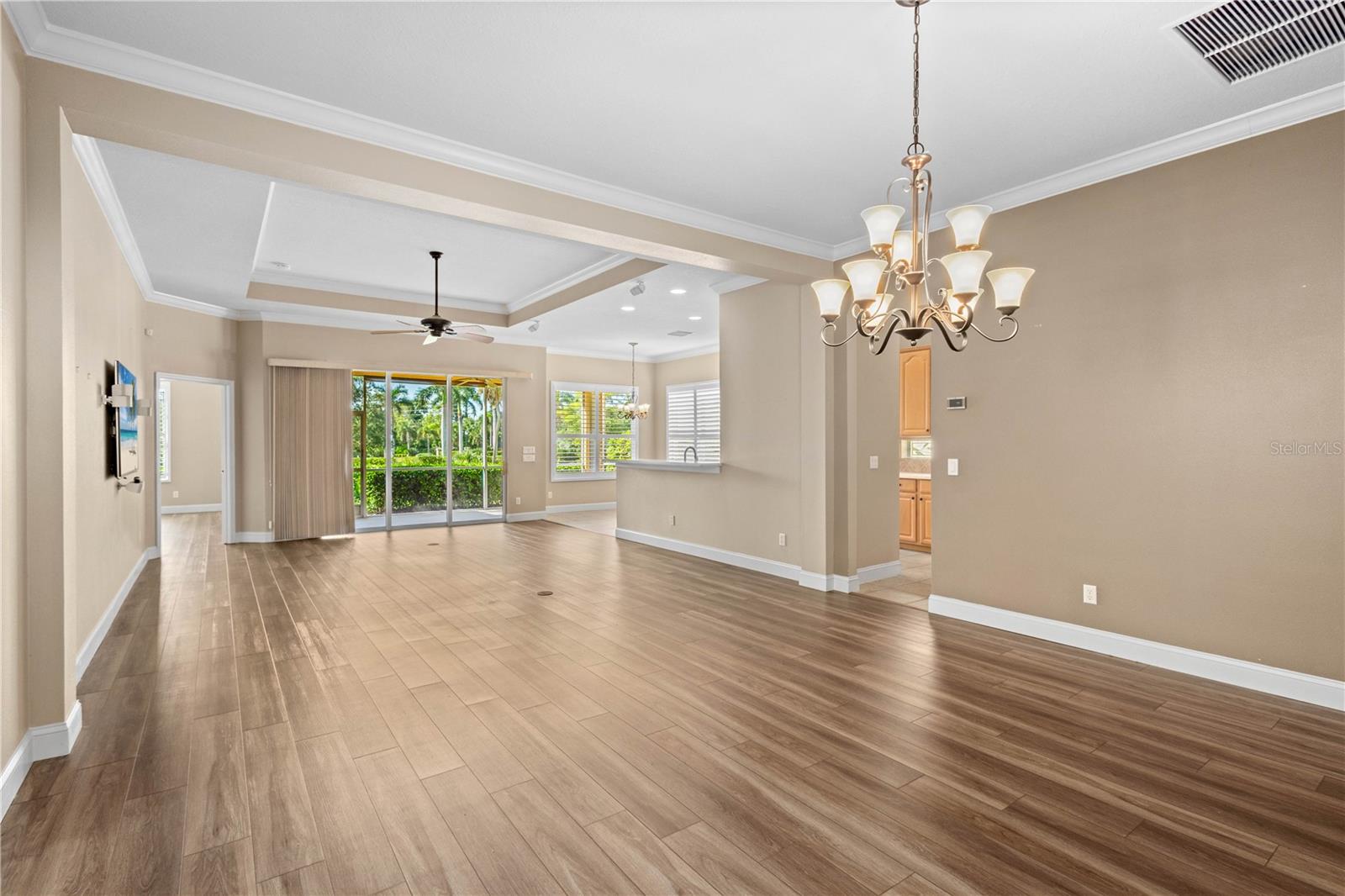 PALMA SOLA TRACE - Residential