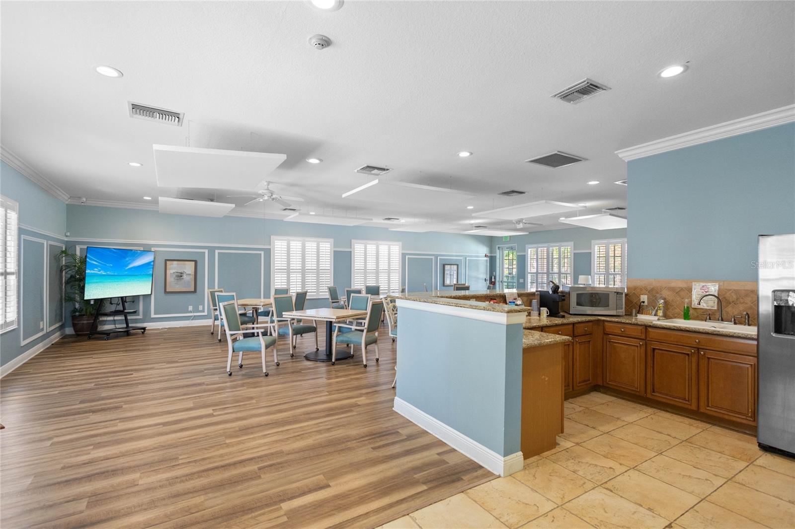 PALMA SOLA TRACE - Residential