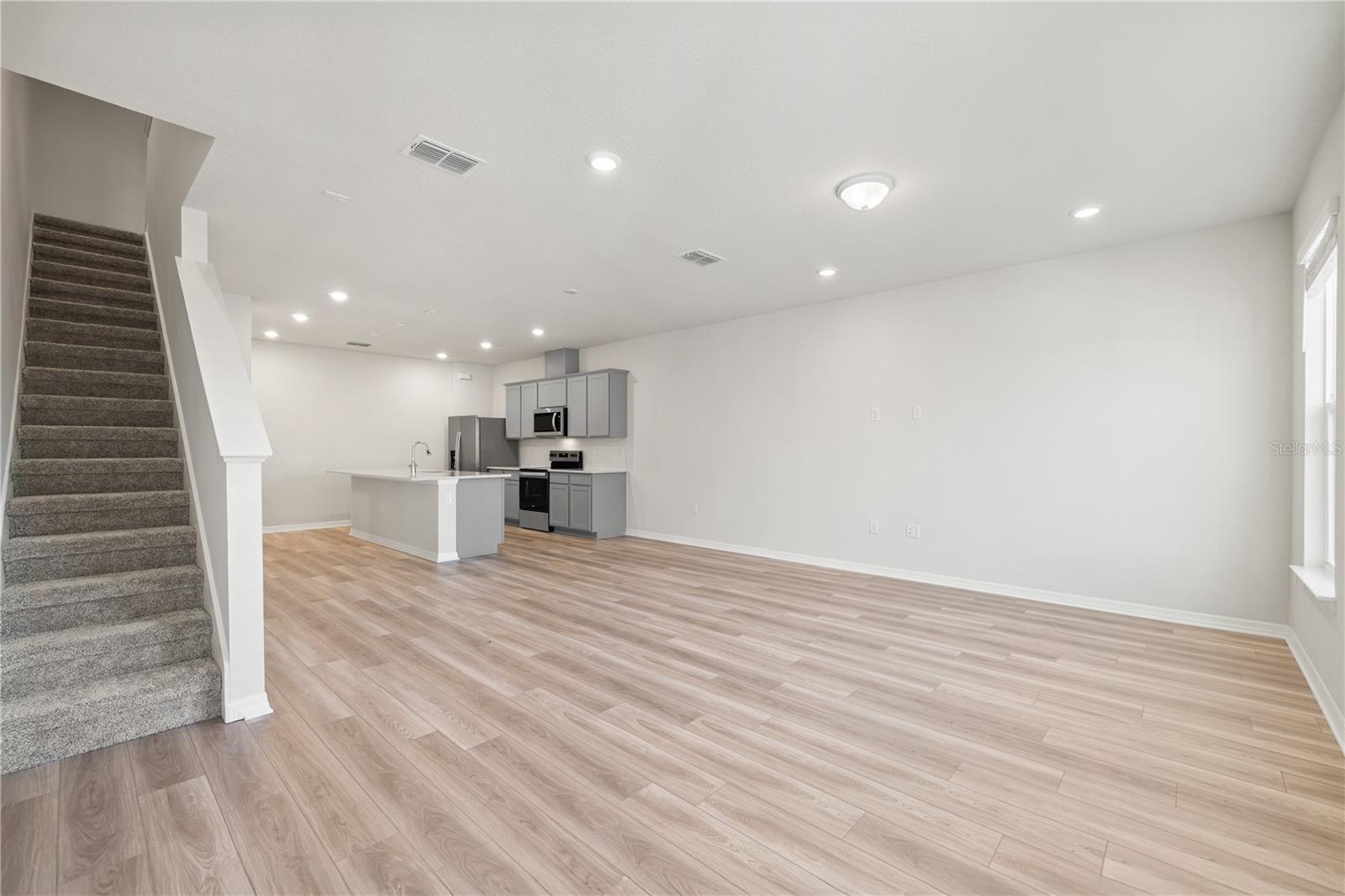 SILVERLEAF OAKS - Residential Lease