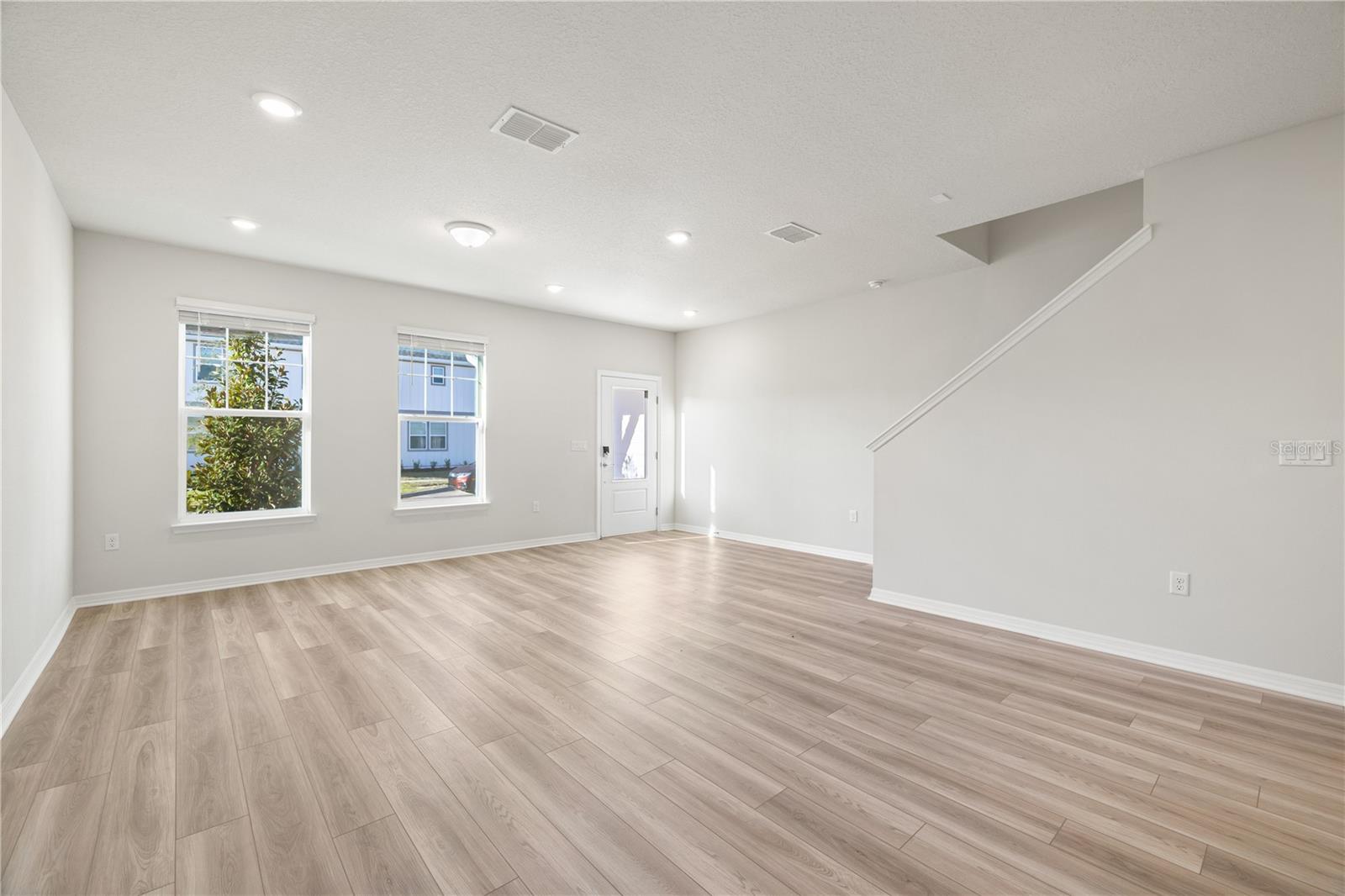 SILVERLEAF OAKS - Residential Lease