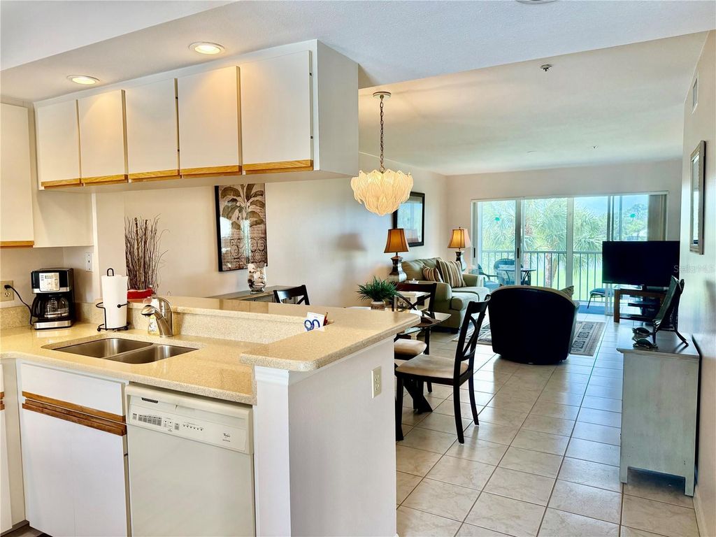 Photo of 433 Cerromar Lane #534, Venice, FL 34293 (MLS # N6143404)