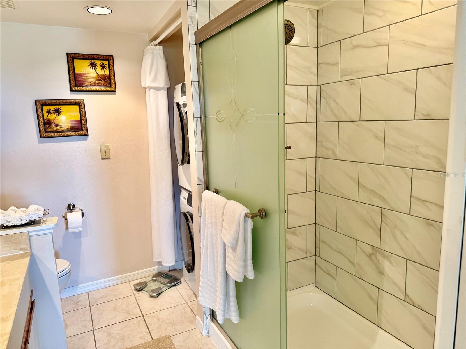 FARMINGTON VISTAS - Residential