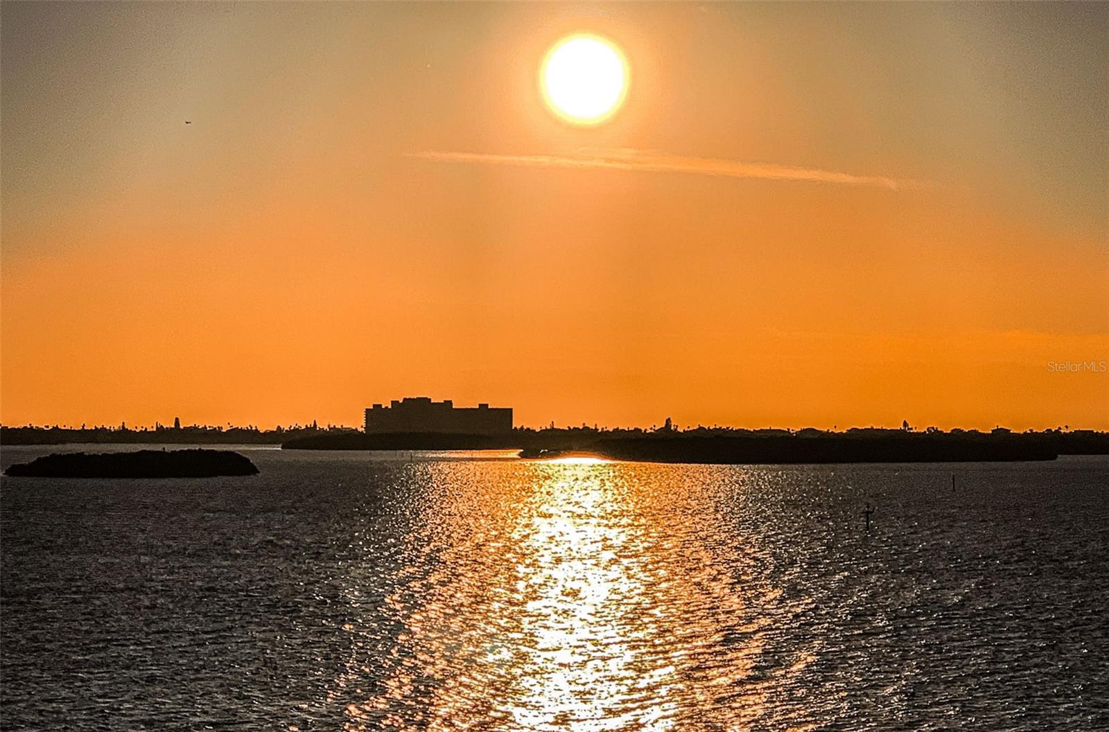 EDGEWATER ARMS 3RD CONDO - Residential