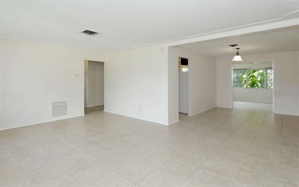 Photo of 2342 Sunnyside Place, Sarasota, FL 34239 (MLS # A4673825)