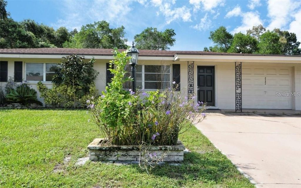 Photo of 2342 Sunnyside Place, Sarasota, FL 34239 (MLS # A4673825)