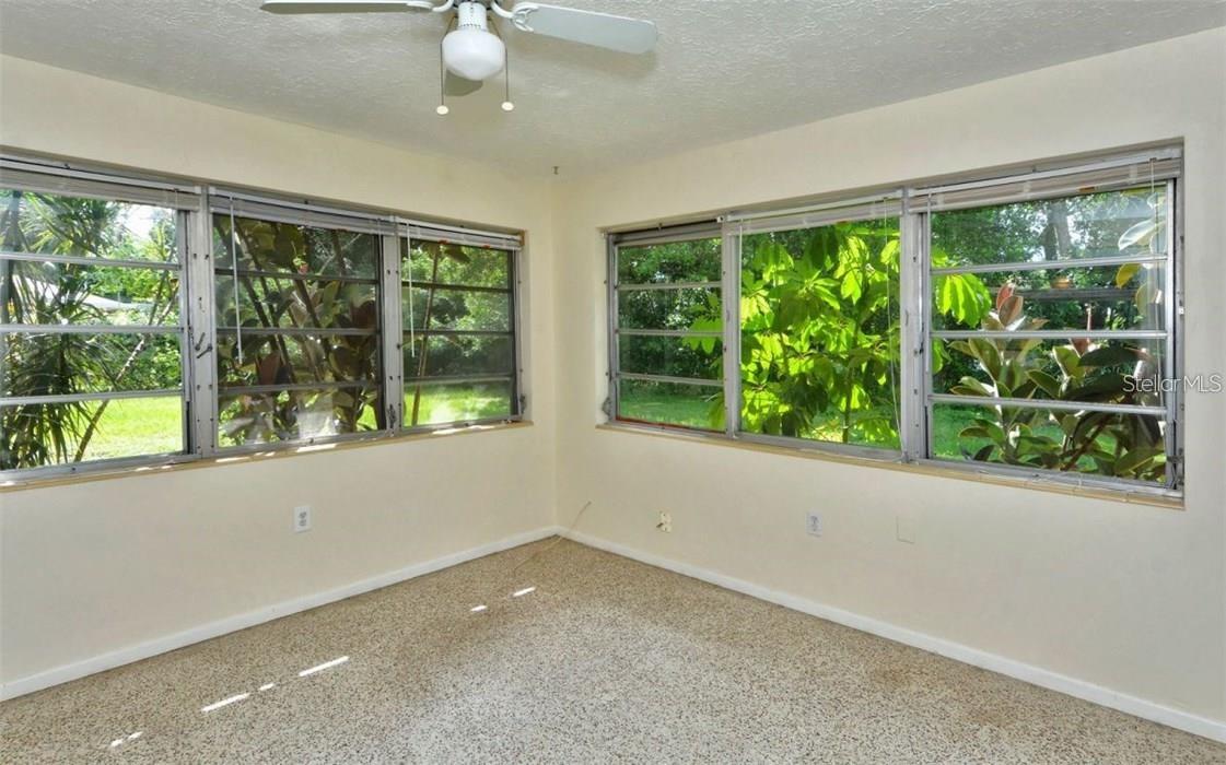 SUNNYSIDE PARK - Residential