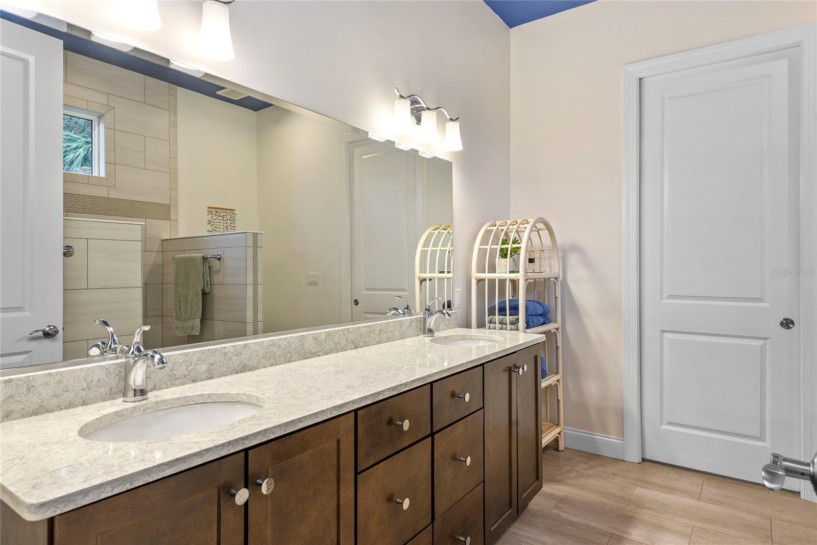 BONKS LANDING - Residential