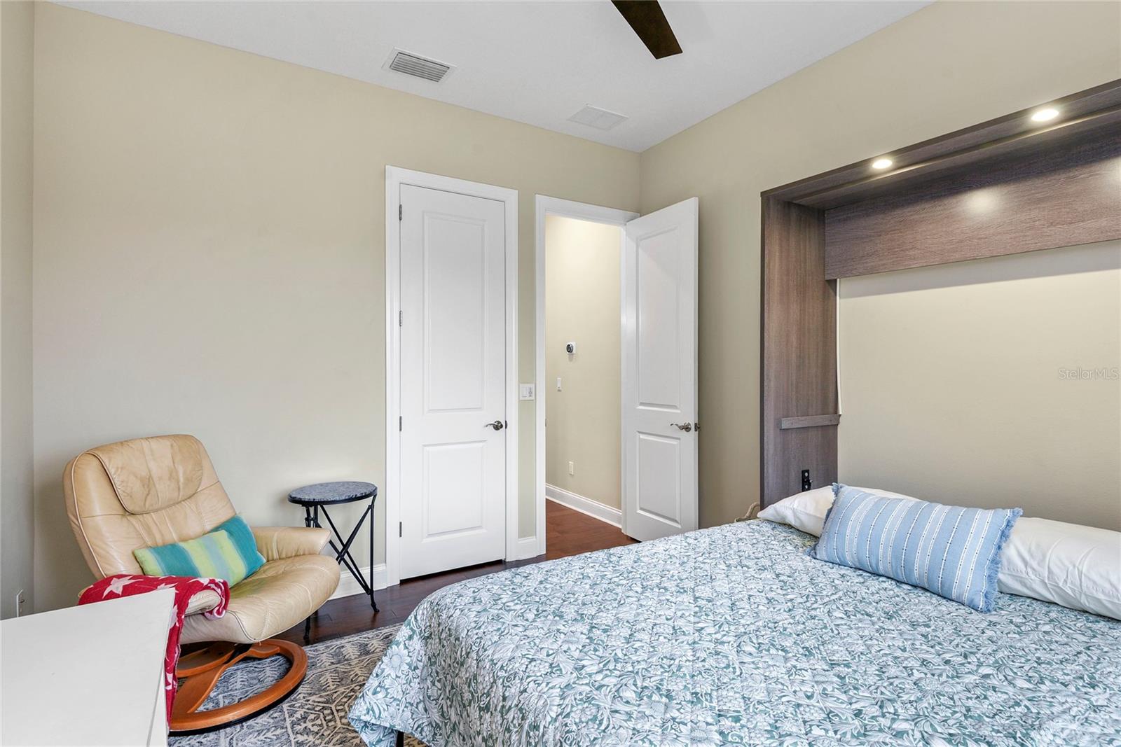 BONKS LANDING - Residential