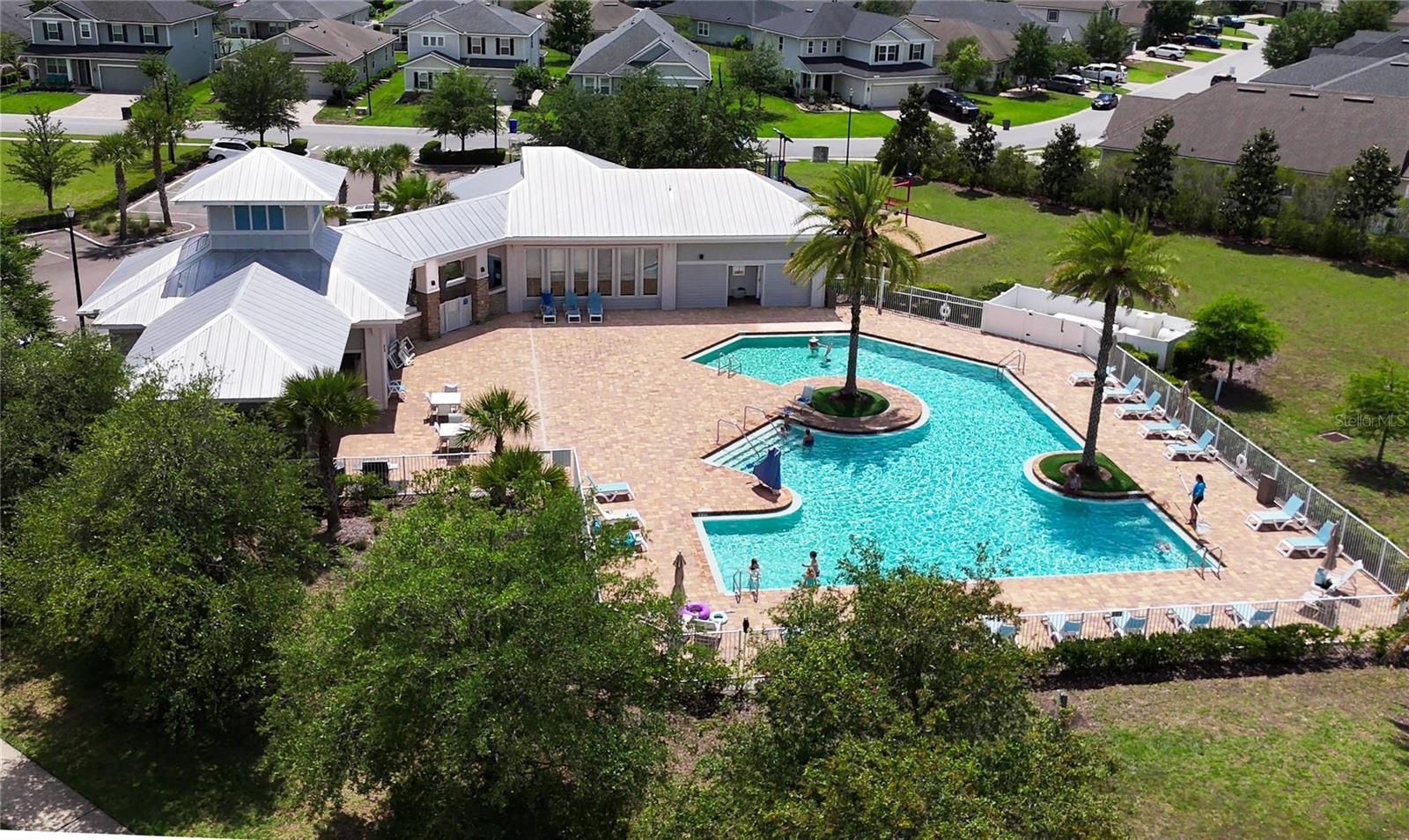 TREATY OAKS - Residential