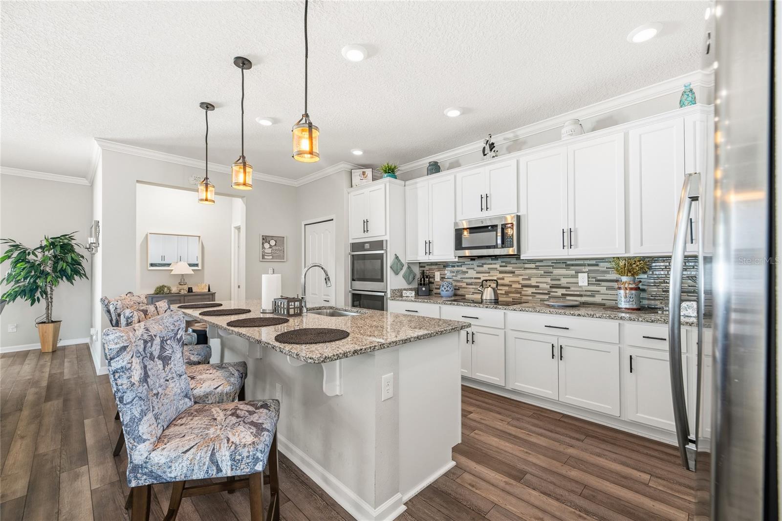 TREATY OAKS - Residential