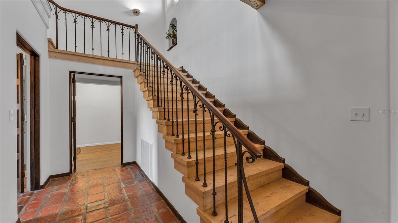 MOUNTAIN LAKE UNREC - Residential