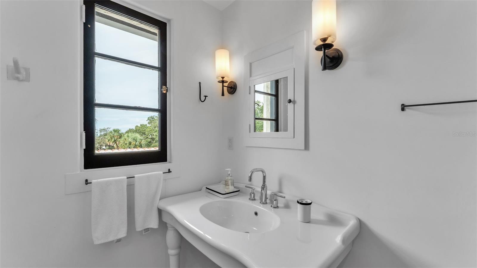 MOUNTAIN LAKE UNREC - Residential