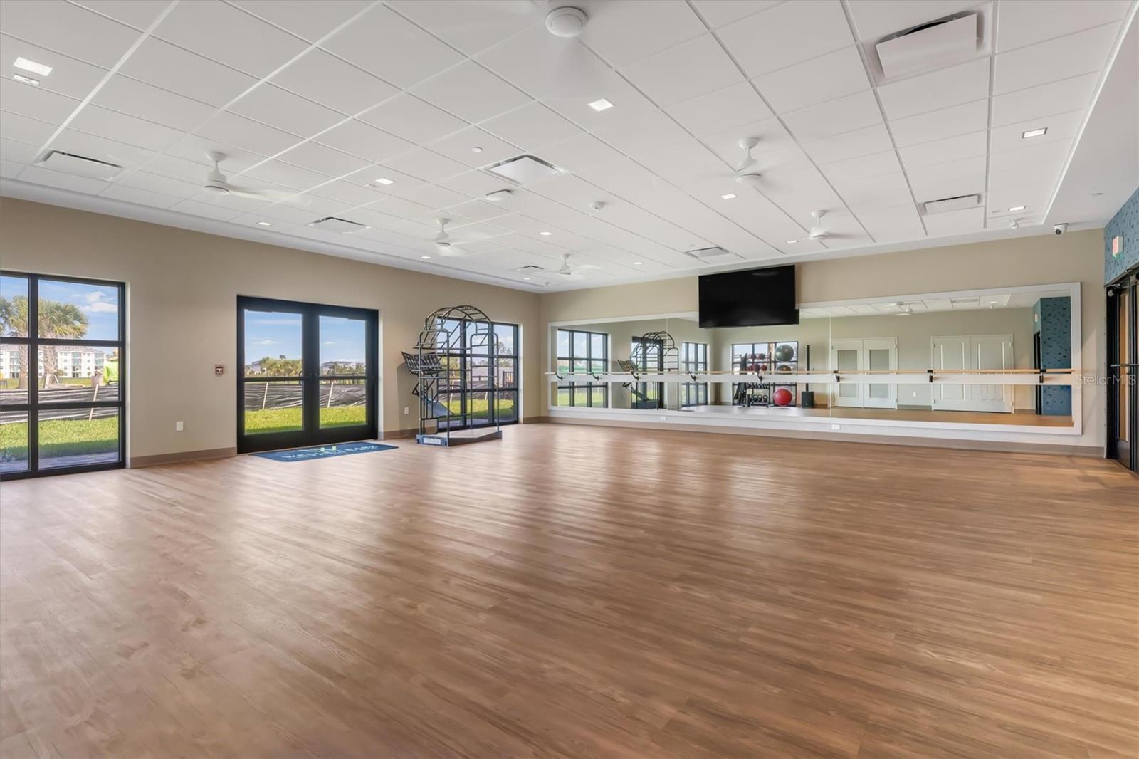 WELLEN PARK GOLF AND COUNTRY CLUB - Residential