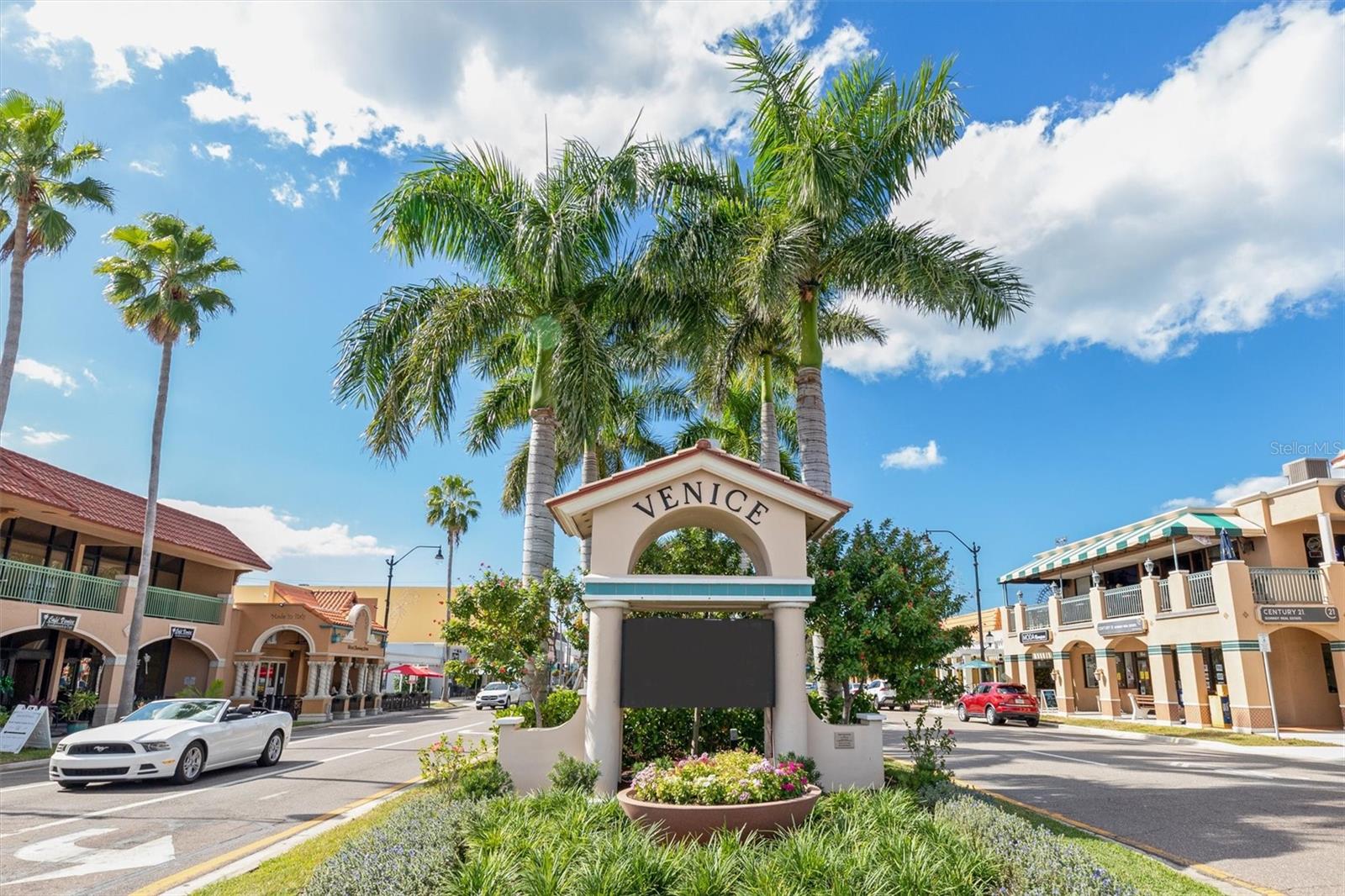 WELLEN PARK GOLF AND COUNTRY CLUB - Residential