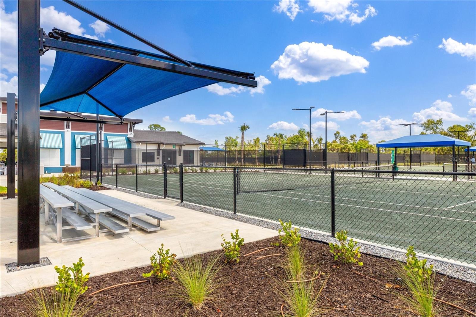 WELLEN PARK GOLF AND COUNTRY CLUB - Residential