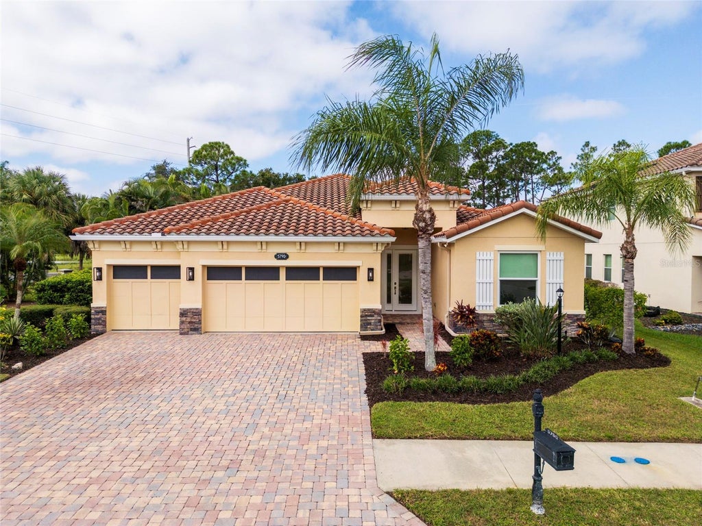 Photo of 5790 Rock Dove Drive, Sarasota, FL 34241 (MLS # A4707420)