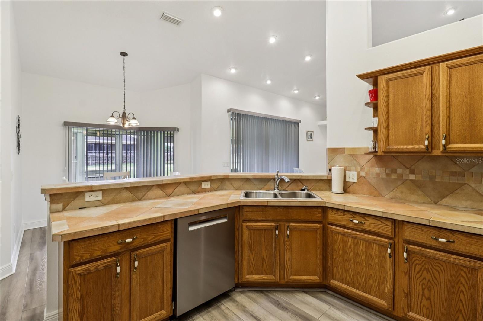 FAIRWAYS/ROLLING HILLS ADD 01 - Residential