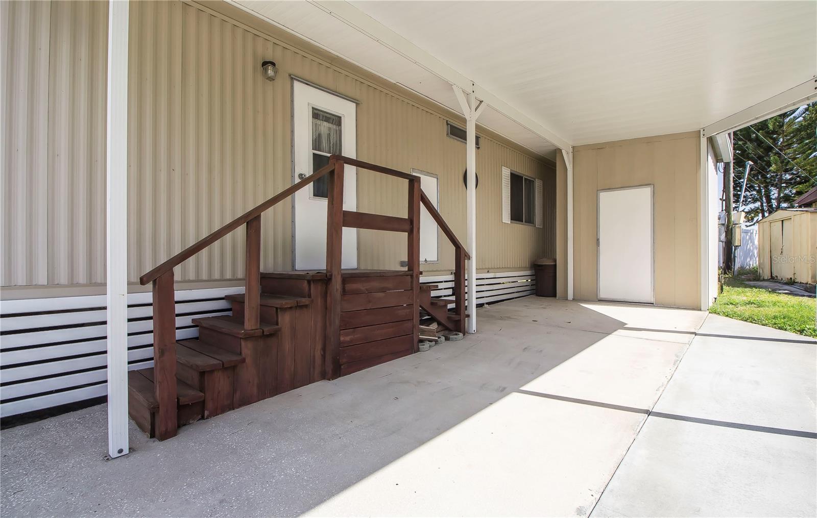 846 OAKWOOD DRIVE