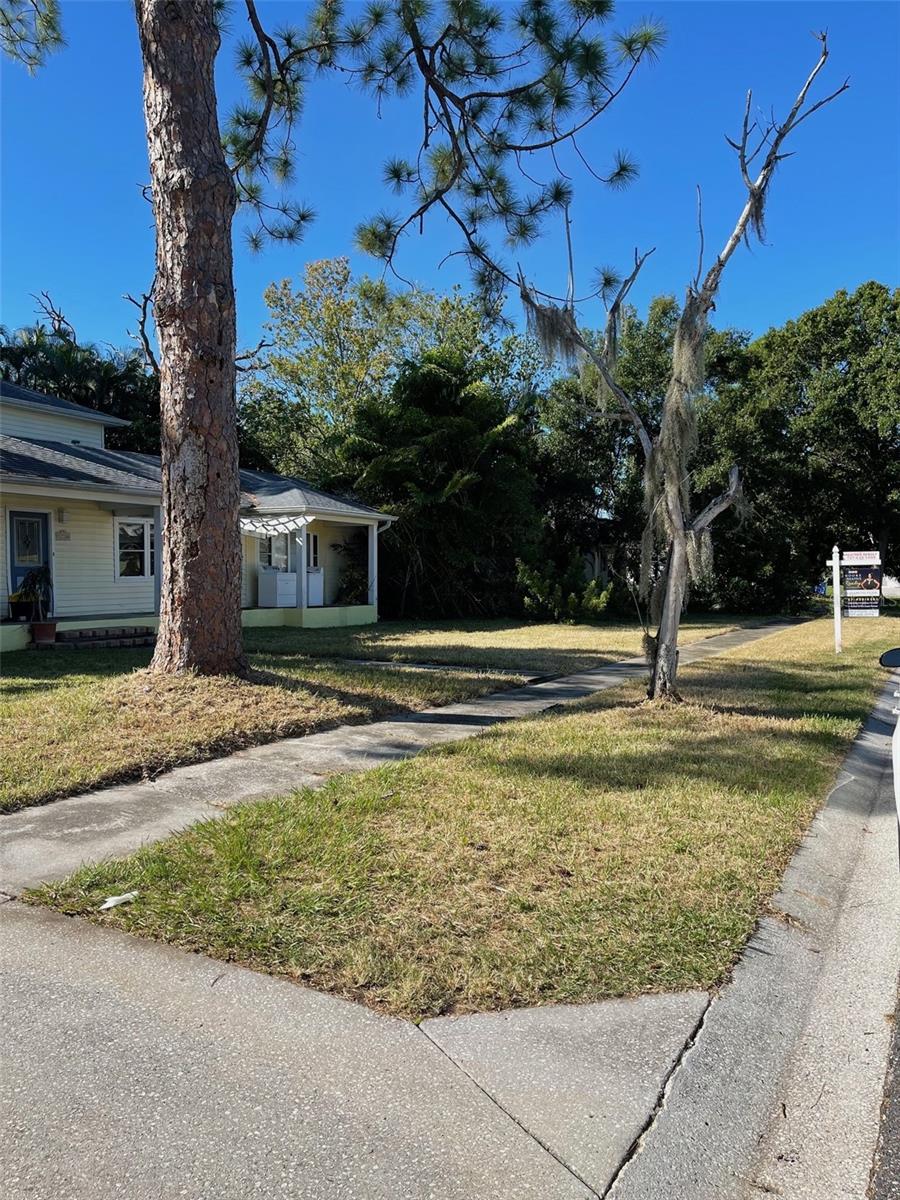 SHOREACRES CENTER - Land