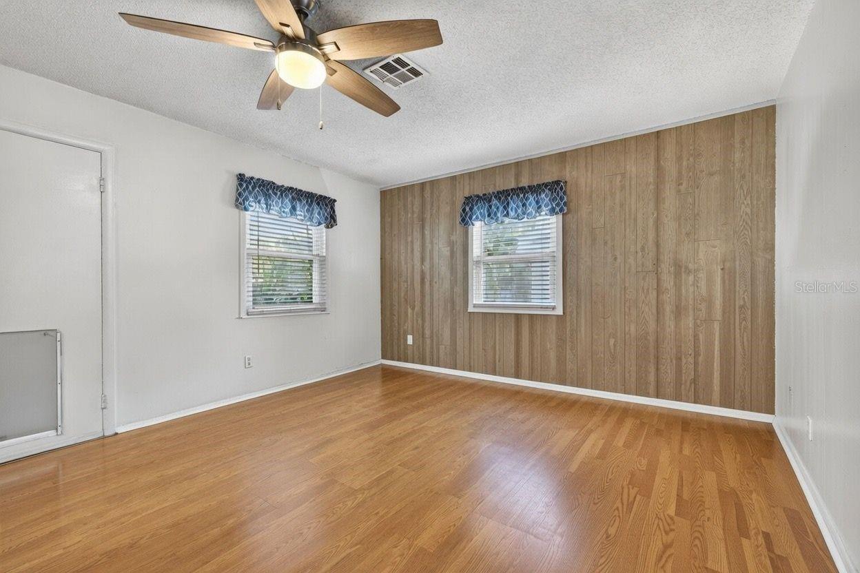 4480 NEWARK STREET N