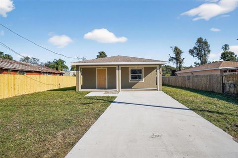 Photo of 2324 5th Avenue Drive E, Palmetto, FL 34221 (MLS # TB8459183)